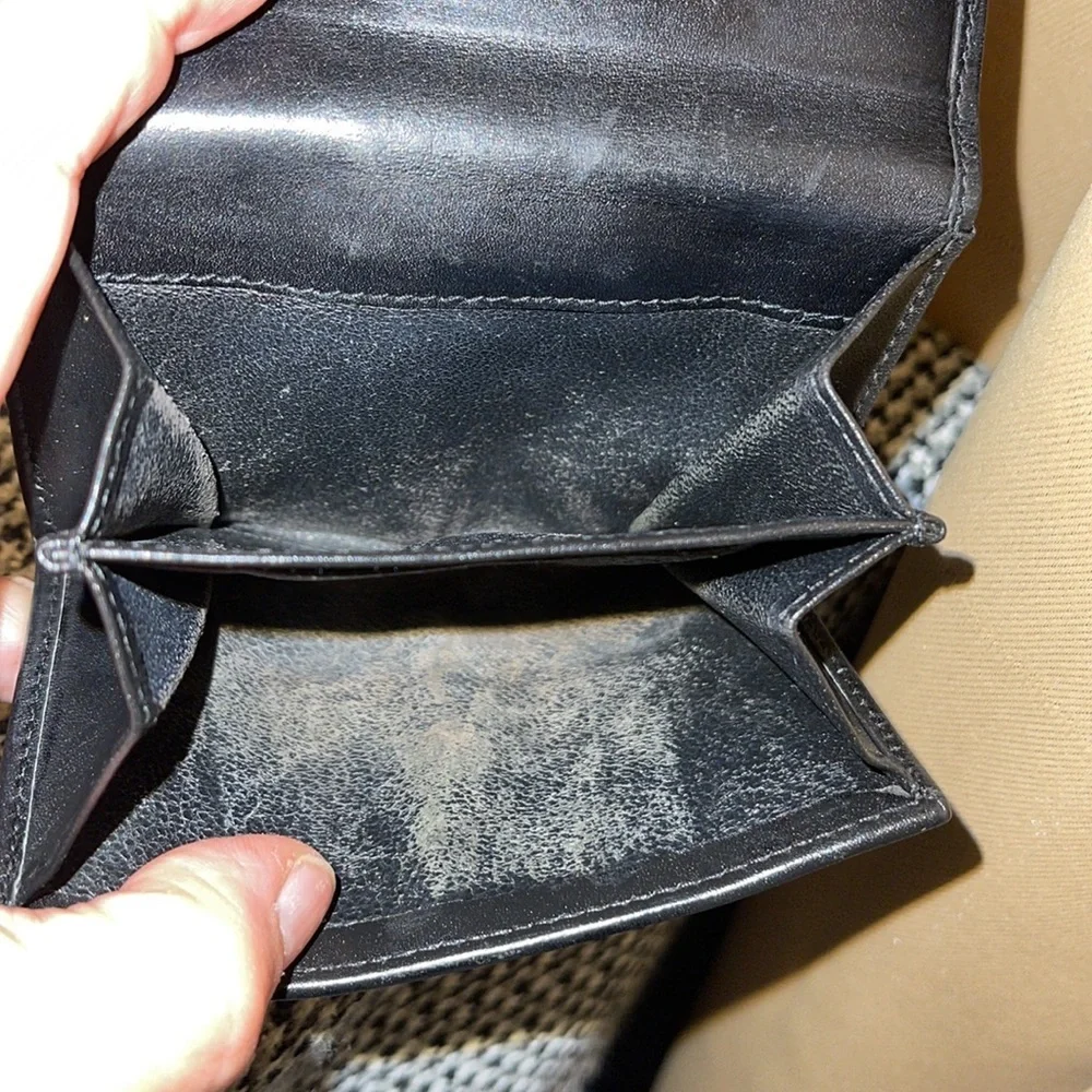 Authentic Vintage Gucci wallet
